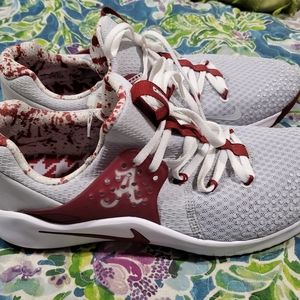 Nike Alabama Crimson Tide men's size 10 shoes NWOT (missing the box)